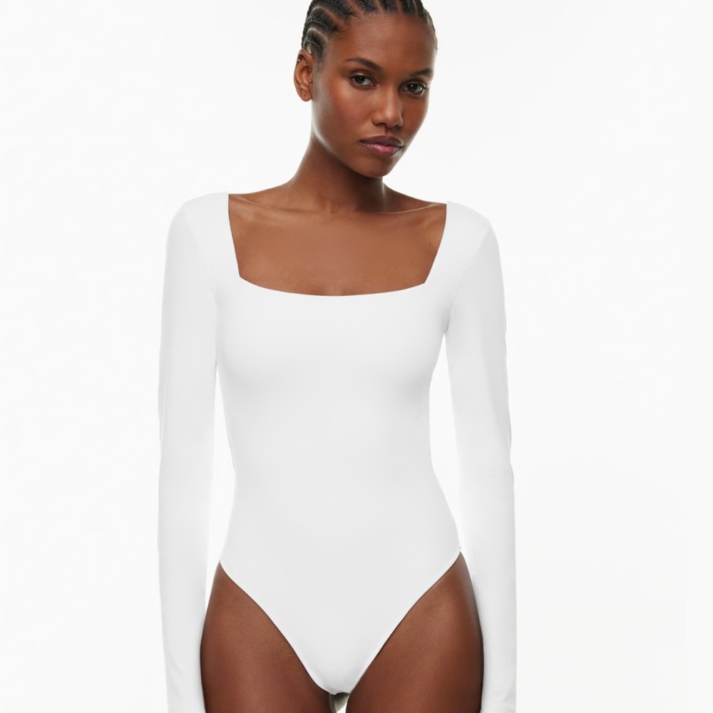 Aritzia babaton long sleeve bodysuit!